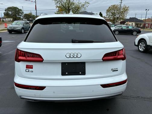 2018 Audi Q5 2.0T Premium Plus