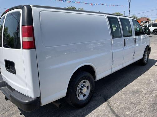 2011 Chevrolet Express 2500 Work Van