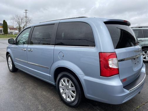 2016 Chrysler Town & Country Touring