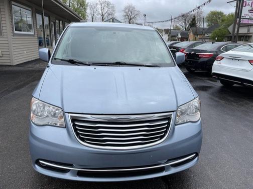 2016 Chrysler Town & Country Touring
