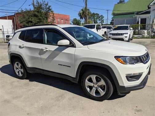 Photo 2 of 28 of 2018 Jeep Compass Latitude