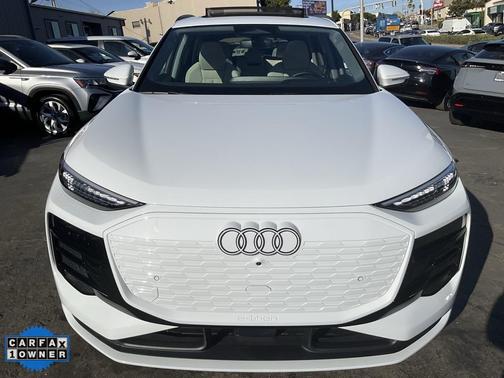 2025 Audi Q6 e-tron Premium Plus quattro