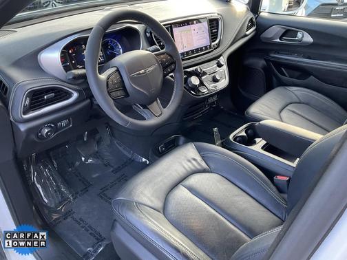 2022 Chrysler Pacifica Hybrid Touring L