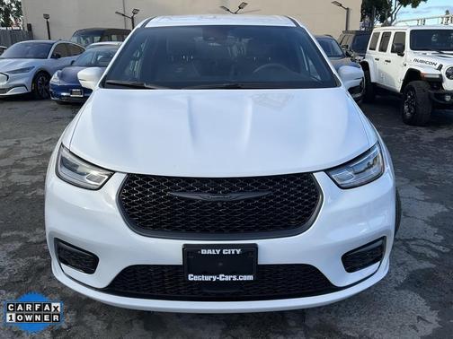 2022 Chrysler Pacifica Hybrid Touring L