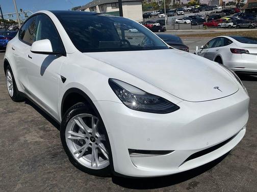 Pearl White Multi-Coat 2021 Tesla Model Y Long Range Dual Motor All-Wheel Drive