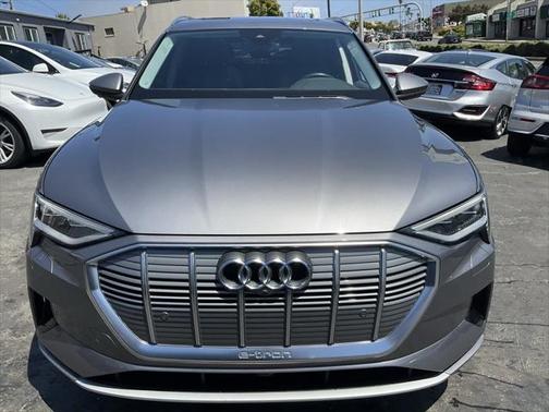 2019 Audi e-tron Premium Plus