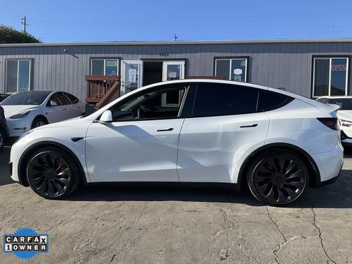 2022 Tesla Model Y Performance Dual Motor All-Wheel Drive
