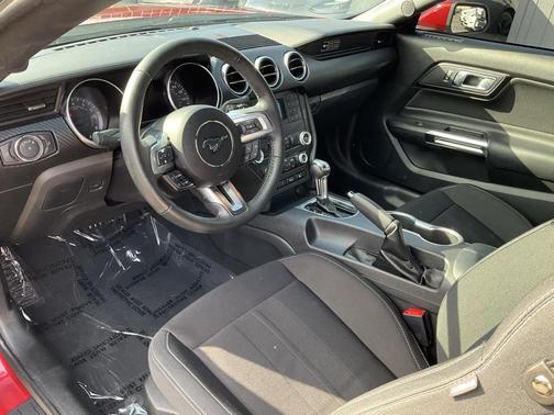 2020 Ford Mustang EcoBoost