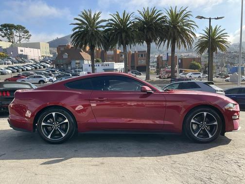 2020 Ford Mustang EcoBoost