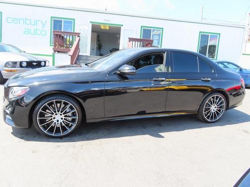 Photo 5 of 60 of 2019 Mercedes-Benz AMG E 53 Base 4MATIC