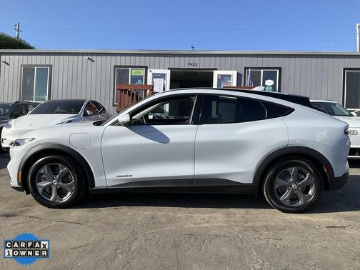 2022 Ford Mustang Mach-E Select