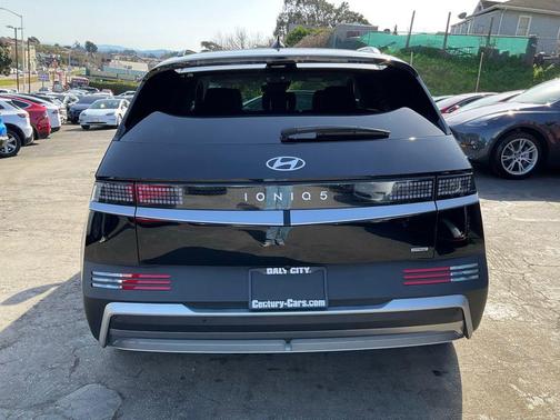 2025 Hyundai IONIQ 5 SEL