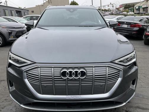 2019 Audi e-tron Premium Plus