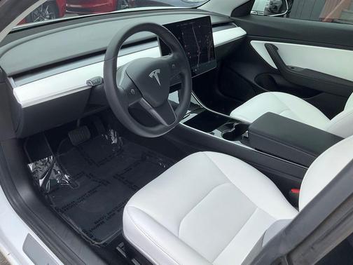 Pearl White Multi-Coat 2020 Tesla Model 3 Long Range