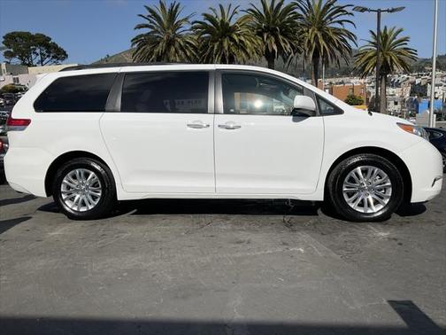 2012 Toyota Sienna XLE