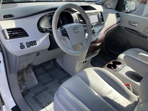 2012 Toyota Sienna XLE