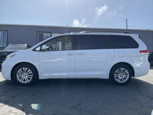 2012 Toyota Sienna XLE
