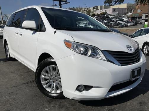 2012 Toyota Sienna XLE