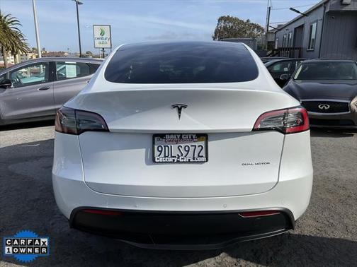 2022 Tesla Model Y Long Range Dual Motor All-Wheel Drive