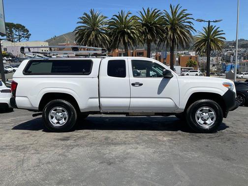 White 2022 Toyota Tacoma SR