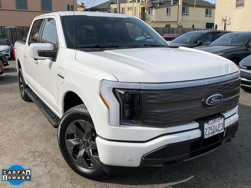 2022 Ford F-150 Lightning LARIAT