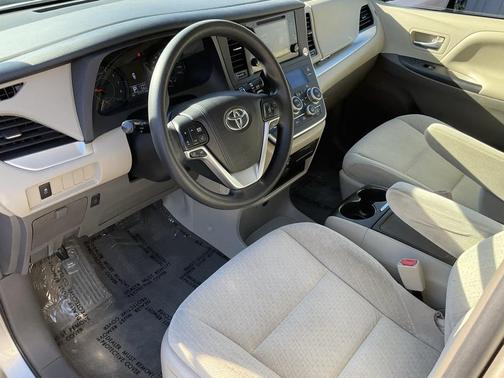 2015 Toyota Sienna LE