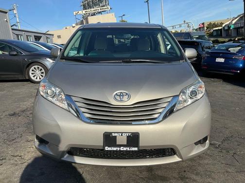 2015 Toyota Sienna LE