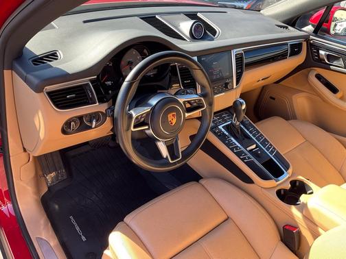 Carmine Red 2018 Porsche Macan Macan