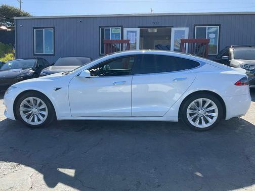 Pearl White Multi-Coat 2017 Tesla Model S 100D