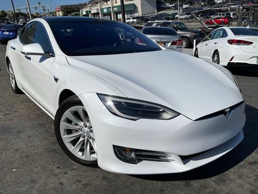 Pearl White Multi-Coat 2017 Tesla Model S 100D