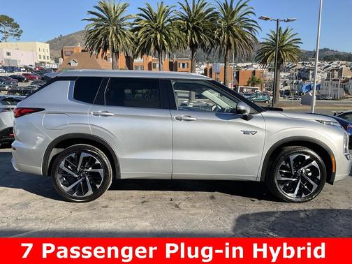 2024 Mitsubishi Outlander PHEV SEL