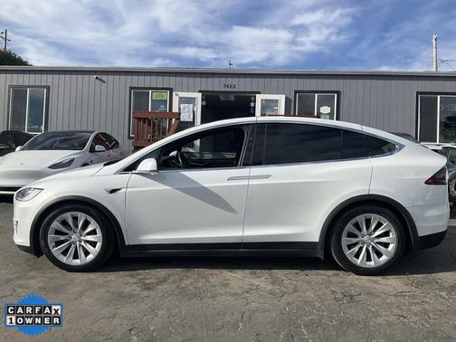 2017 Tesla Model X 75D