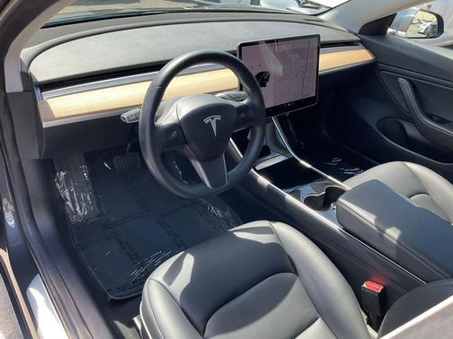 Midnight Silver Metallic 2018 Tesla Model 3 Long Range