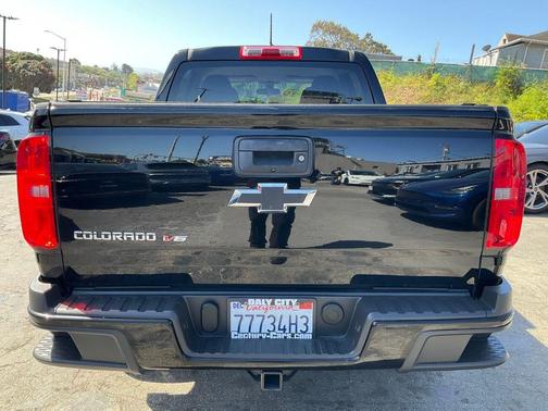 Black 2018 Chevrolet Colorado WT
