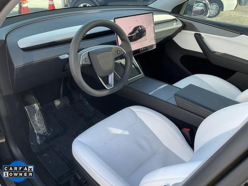 2026 Tesla Model Y Standard Rear-Wheel Drive