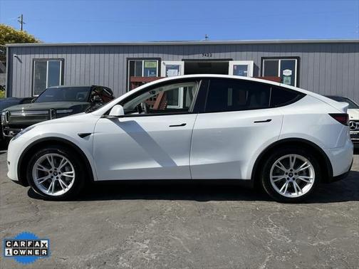 2021 Tesla Model Y Standard Range Rear-Wheel Drive