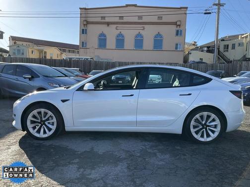 2022 Tesla Model 3 Standard Range