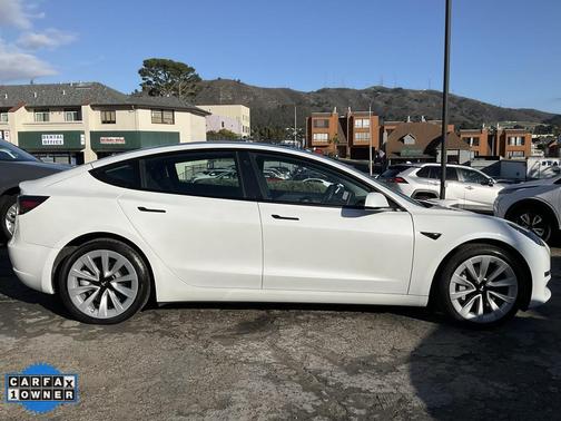 2022 Tesla Model 3 Standard Range