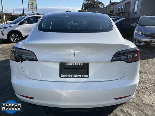 2022 Tesla Model 3 Standard Range