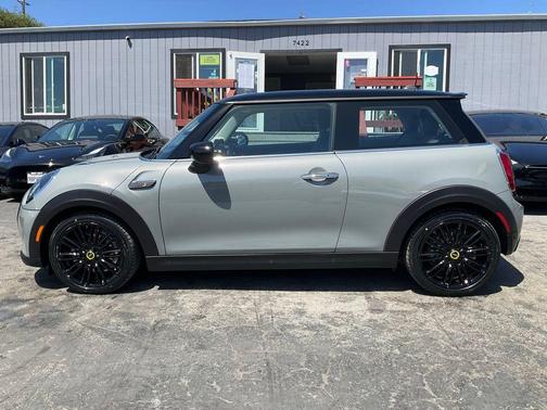 Moonwalk Grey Metallic 2023 MINI Hardtop Cooper S