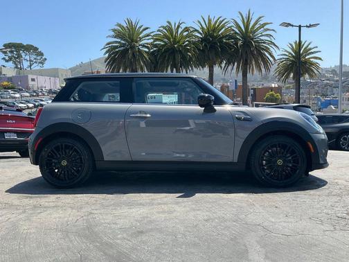 Moonwalk Grey Metallic 2023 MINI Hardtop Cooper S