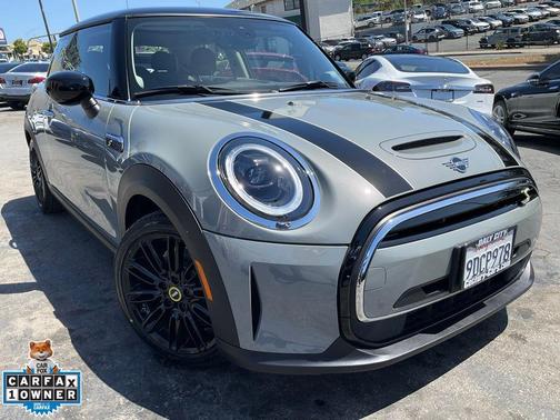 Moonwalk Grey Metallic 2023 MINI Hardtop Cooper S