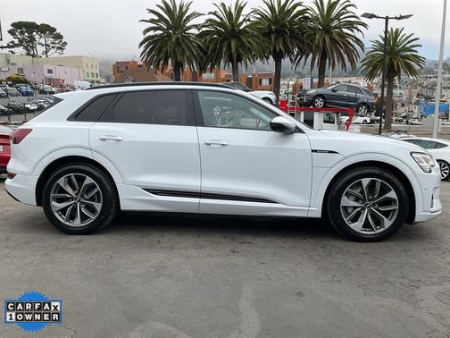 2021 Audi e-tron Premium Plus