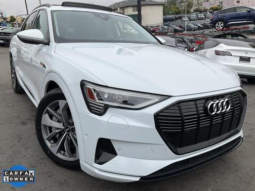 2021 Audi e-tron Premium Plus