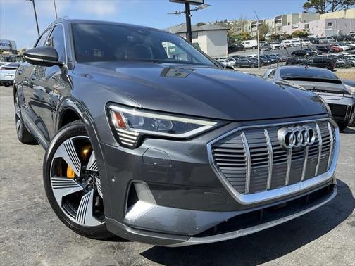 2019 Audi e-tron Premium Plus