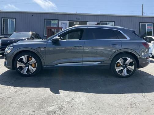 2019 Audi e-tron Premium Plus