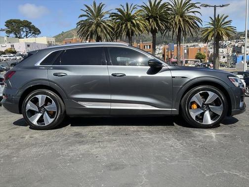 2019 Audi e-tron Premium Plus