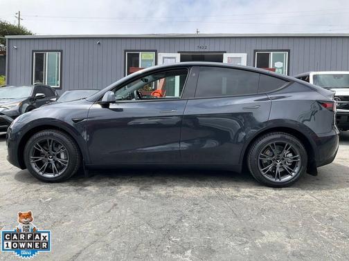 Stealth Grey 2024 Tesla Model Y Long Range Single Motor Rear-Wheel Drive
