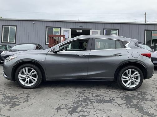 2019 INFINITI QX30 LUXE