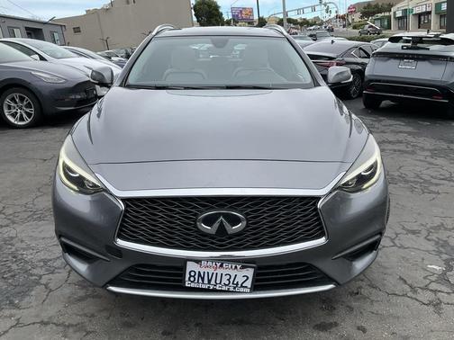 2019 INFINITI QX30 LUXE